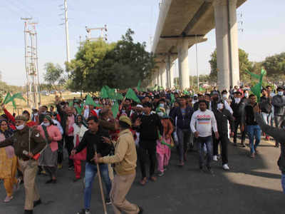 UP News: संशोधित होगी एसआईटी की रिपोर्ट, ग्रेटर नोएडा में किसानों का धरना खत्म