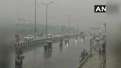 उत्तर भारत में ठंड का कहर जारी, दिल्ली-एनसीआर के कुछ इलाकों में हो रही है बारिश
