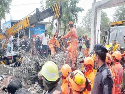 যোগী রাজ্যের শ্মশানে শব-মিছিল, ছাদ ভেঙে মর্মান্তিক মৃত্যু ২২ জনের!