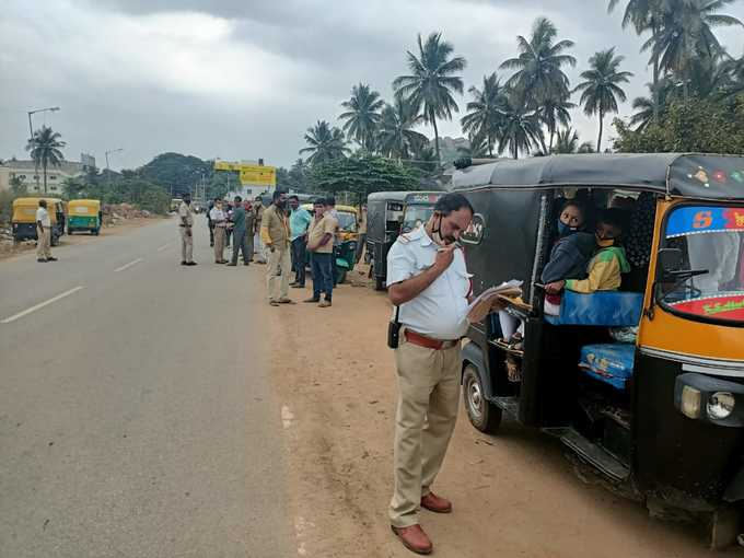 ಪ್ರಯಾಣಿಕರ ಕಷ್ಟ ಕೇಳೋರು ಯಾರು..?