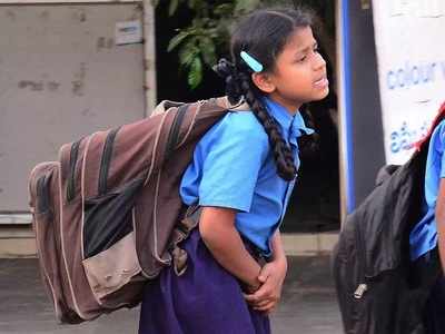 School Bag Policy 2020: নিয়ম মেনে কমাতে হবে পড়ুয়াদের ব্যাগের ওজন, স্কুলগুলিকে নির্দেশ সরকারের