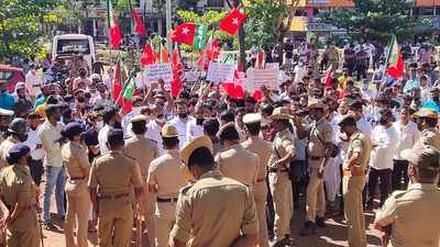 ಪಾಕ್ ಪರ ಘೋಷಣೆ ವಿಚಾರ, ಬೆಳ್ತಂಗಡಿಯಲ್ಲಿ ಎಸ್ ಡಿ ಪಿ ಐ ಪ್ರತಿಭಟನೆ