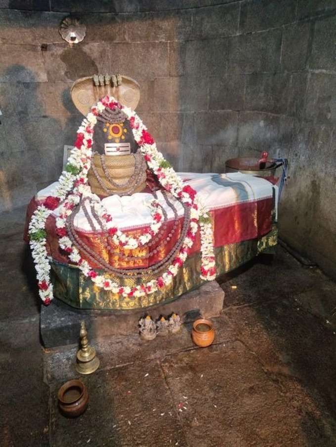 ​சிறுகரும்பூர் காமாட்சி சமேத திரிபுராந்தக ஈஸ்வரர் கோவில்