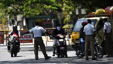 ಬೆಂಗಳೂರು: ವಾಹನ ತಡೆದು ದಂಡ ವಿಧಿಸುವುದನ್ನು ಕೈ ಬಿಟ್ಟ ಪೊಲೀಸರು