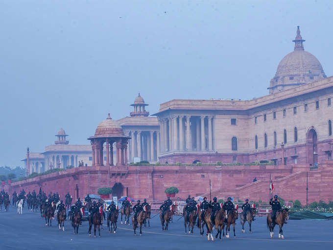 राष्ट्रपति भवन के बाहर रिहर्सल