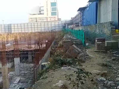 दिल्ली के द्वारका सेक्टर-12 में निर्माणाधीन मॉल की मिट्टी धंसी, एक मजदूर की मौत