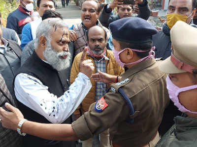 स्याही कांड के बाद सोमनाथ भारती गिरफ्तार, सीएम योगी पर बोले- आपका राजनीतिक अंत सुनिश्चित