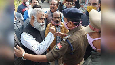 स्याही कांड के बाद सोमनाथ भारती गिरफ्तार, सीएम योगी पर बोले- आपका राजनीतिक अंत सुनिश्चित