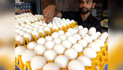 chicken eggs latest price: चिकन और अंडों की कीमत में भारी गिरावट, जानिए नया रेट