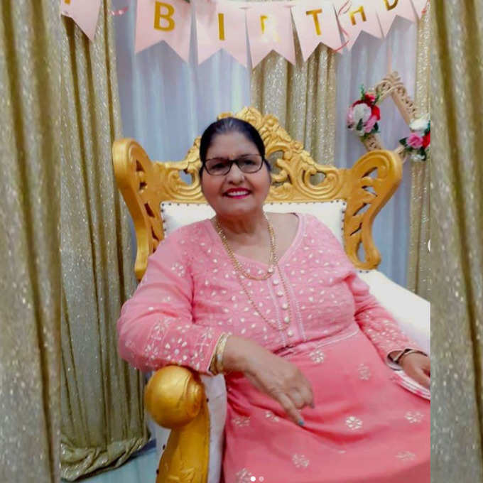 kapil mom birthday1