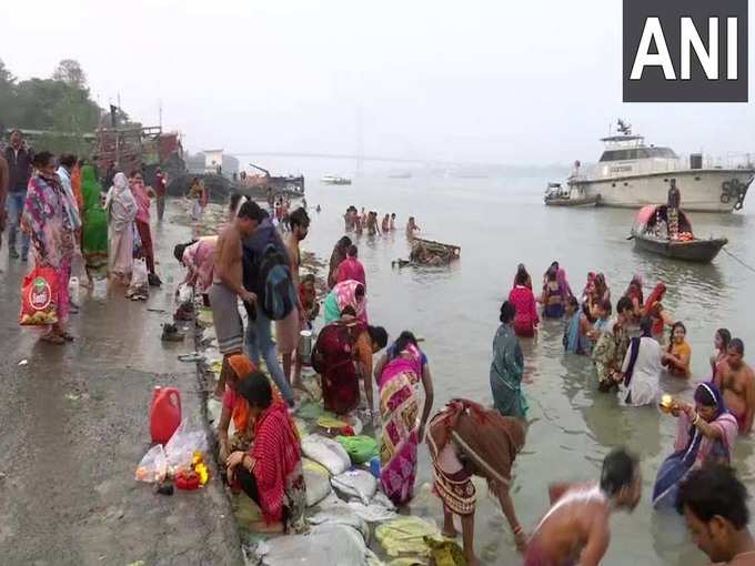 ​कोलकाता में भी रही मकर संक्रांति की धूम