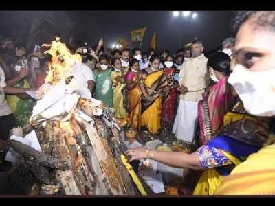 చంద్రబాబు.. సంక్రాంతికి సొంతూరు వెళ్లకపోవడానికి అసలు కారణం ఇదేనట.. నమ్మగలరా?