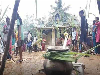 பாரம்பரியம் மாறாமல் கொண்டாட்டம்: அசத்தும் சிறிய கிராமம்!