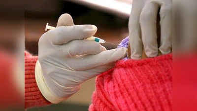 Coronavirus vaccine धक्कादायक! लस घेतल्यानंतर १३ जणांचा मृत्यू, फायजरच्या लशीबाबत प्रश्न उपस्थित