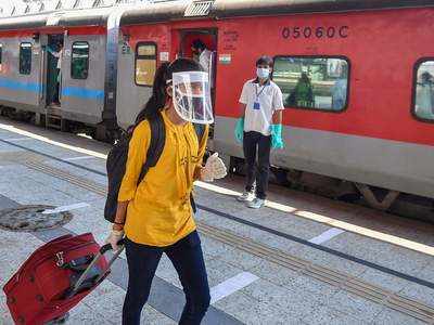 Indian Railway : लसीकरण मोहिमेसोबतच रेल्वेच्या प्रवाशांना खुशखबर