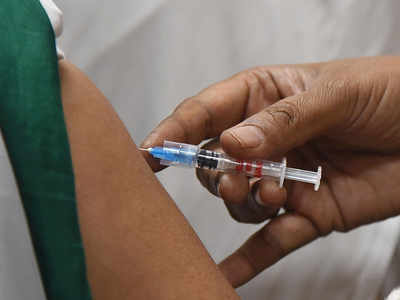 Kolkata Nurse Vaccine News : कोलकाता में कोरोना वैक्सीन लगते ही नर्स बेहोश, अस्पताल में कराना पड़ा भर्ती