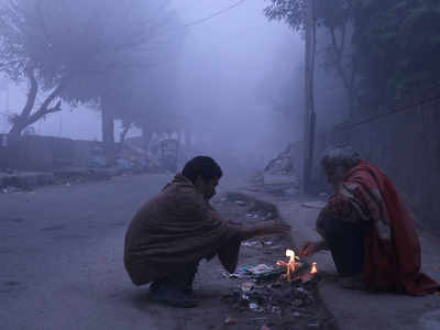 Delhi Cold Wave Fog News : दिल्ली में पूरी जनवरी पड़ेगी कड़कड़ाती ठंड, आज तो बारिश के हैं आसार