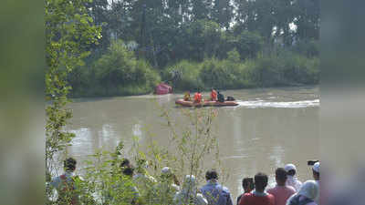 Gujarat news: नवसारी की झील में नौका डूबी, बच्चों समेत पांच लोगों की मौत