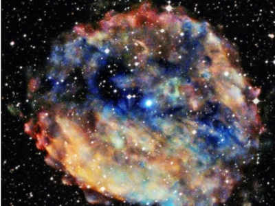 सुपरनोवा विस्फोट के बीच मरता सितारा, NASA ने शेयर की दुर्लभ खगोलीय घटना की तस्वीर