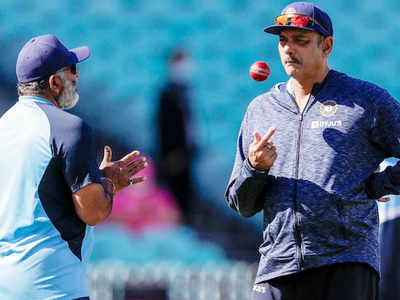 India defeated Australia: हेड कोच रवि शास्त्री ने भारतीय टीम से कहा, पूरी दुनिया आपको खड़े होकर सलाम करेगी