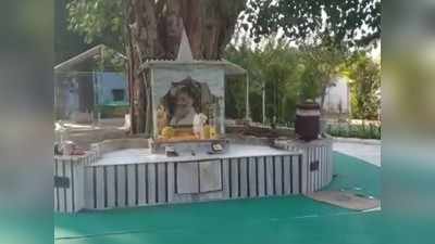 Indore News: आसाराम बापू के आश्रम से चांदी की चरण पादुका चुरा ले गए चोर, चंदन के पेड़ भी गायब हो रहे