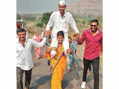 जाता जाता : या, बसा डोक्यावर...