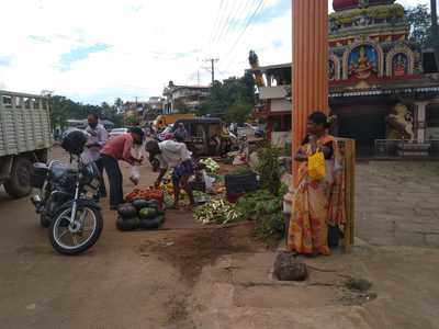 ಬಿಸಿ ರೋಡ್‌ ಬೀದಿ ಬದಿ ವ್ಯಾಪಾರ; ಪಾದಚಾರಿಗಳಿಗೂ, ವಾಹನ ಸಂಚಾರಕ್ಕೂ ಸಂಚಕಾರ..!