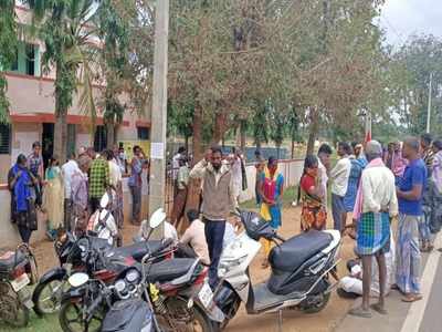 ಮುಗಿದ ಮುಂಗಾರು: ಉದ್ಯೋಗಕ್ಕಾಗಿ ಮತ್ತೆ ಹಳ್ಳಿ ತೊರೆದು ನಗರಗಳತ್ತ ಯುವಕರು..