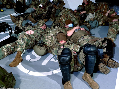जो बाइडेन की सुरक्षा करने वाले सैनिकों का अपमान, भीषण ठंड में जमीन पर सोए