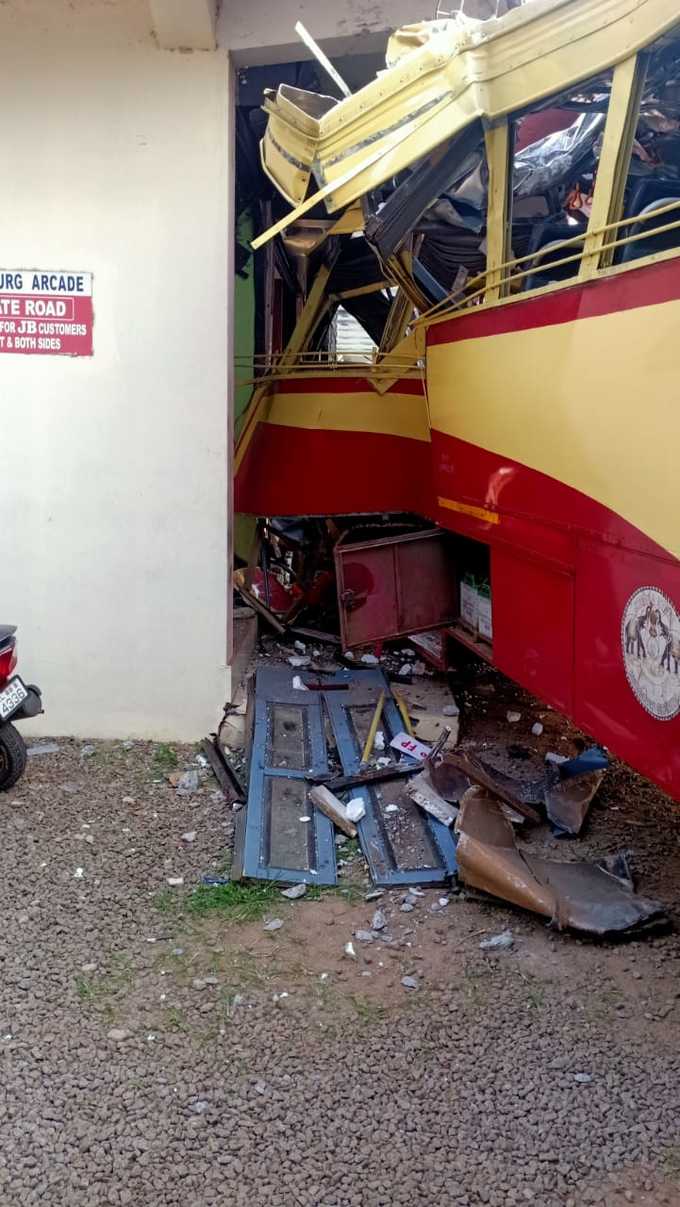 Thiruvalla KSRTC Bus Accident