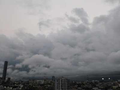 ঘূর্ণাবর্তের জেরে বাড়বে রাজ্যের তাপমাত্রা