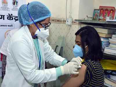 Corona Vaccination: दिल्‍ली में धीरे-धीरे बढ़ रही वैक्‍सीनेशन के लिए आने वालों की संख्‍या