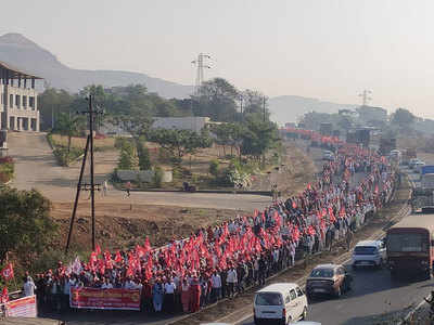 Tractor rally: आगरा क्षेत्र में 100 से ज्यादा यूपी के किसान नेता नजरबंद, नोएडा पहुंच रहे योगी के कार्यक्रम में प्रदर्शन की चेतावनी