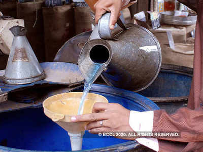 ಮಂಗಳೂರು: ಸೀಮೆಎಣ್ಣೆಯಿಲ್ಲದೆ ಅಸಹಾಯಕರಾದ ಬೆಸ್ತರು, ನಾಡ ದೋಣಿಗೆ 300 ಲೀ. ಸೀಮೆಎಣ್ಣೆ ನೀಡಲು ಆಗ್ರಹ