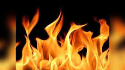 Bengal News: कोलकता के छागलपट्टी इलाके में लगी आग, 25 झुग्गियां हुईं खाक