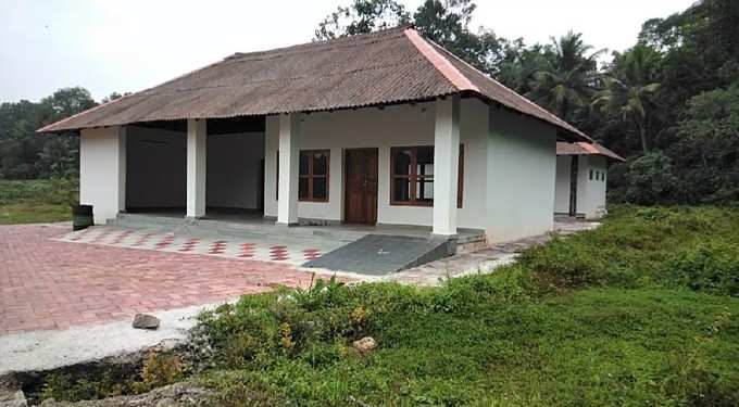 Kadammanitta Padayani Village