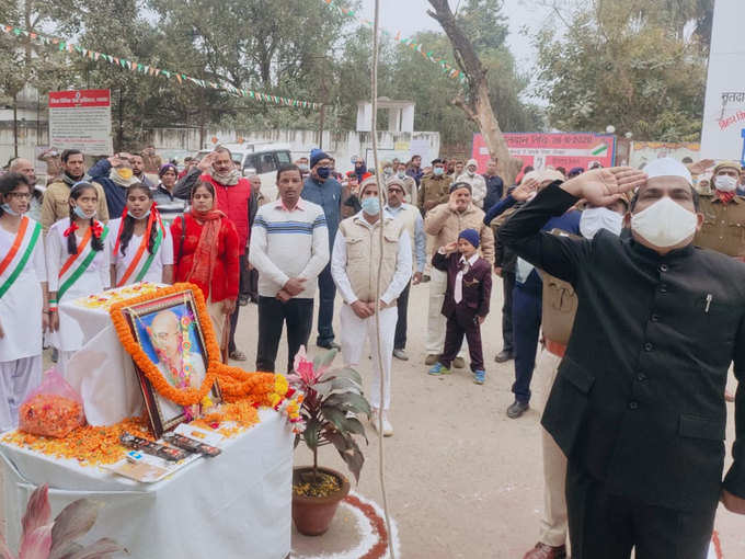 नवादा में डीएम यशपाल मीणा ने तिरंगे को दी सलामी