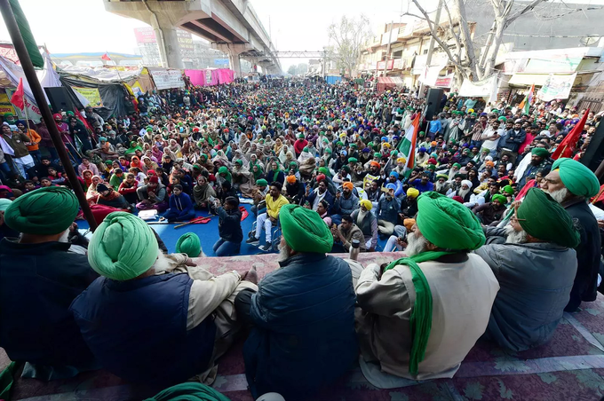 बागपतमध्ये रात्री आंदोलनकर्त्यांवर कारवाई