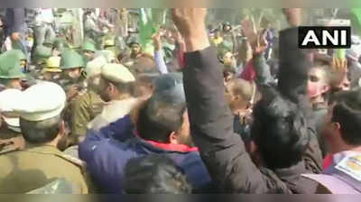 farmers protest : सिंघू सीमेवर तणाव; हरयाणाच्या १४ जिल्ह्यांतील इंटरनेट सेवा बंद