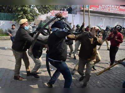 सिंघू सीमेवर हिंसाचार; पोलिसावर तलवारीने हल्ला करणाऱ्यासह ४४ जणांना अटक