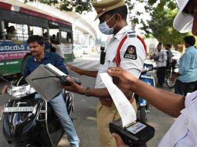 టూవీలర్‌పై 69 పెండింగ్ చలాన్లు.. దర్జాగా తిరుగుతూ దొరికాడిలా..!