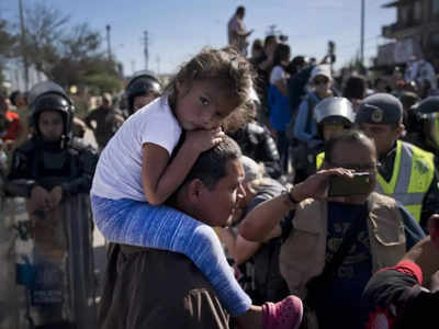 अमेरिका: अकेले सीमा पार करके आए बच्चों को निष्कासित करने की अमेरिका को इजाजत