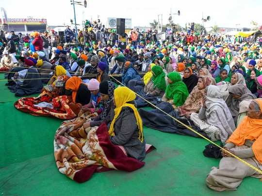 Kisan Andolan: हरियाणा से ट्रैक्टर ट्रालियों में भरकर सैकड़ों किसानों का सिंघु बॉर्डर कूच, खाने-पीने का सामान भी ले गए साथ