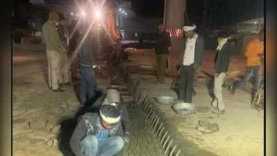 ખેડૂત આંદોલનઃ પોલીસે દિલ્હી બોર્ડરે કોન્ક્રીટની દિવાલ બનાવી, રોડ પર ખિલ્લા લગાવ્યા