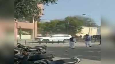 Punjab News: कांग्रेस-अकाली दल के कार्यकर्ताओं में हिंसक झड़प, जमकर फायरिंग, सुखबीर बादल की गाड़ी क्षतिग्रस्त, 3 को लगी गोली