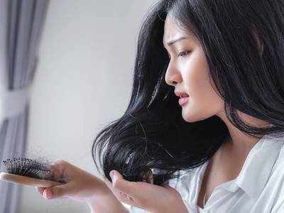 टूटते और कमजोर बालों से हैं परेशान तो आजमाएं ये Hair Care Products