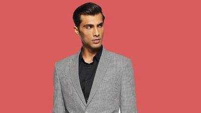 चाहिए कंप्लीट और पर्फेक्ट लुक, तो खरीदें ये Mens Blazers