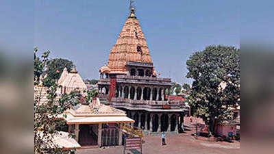 महाकाल मंदिर में भस्म आरती में आम लोगों को एंट्री की मांग, कांग्रेस ने झांझ-मजीरों के साथ किया प्रदर्शन