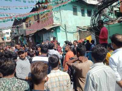 জোড়াবাগানে স্থানীয়দের বিক্ষোভ, পরিস্থিতি সামাল দিতে পুলিশ মোতায়েন