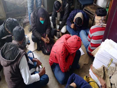 Intermediate Exam 2021 : पटना में चार मुन्ना भाई गिरफ्तार, नकल करते 57 परीक्षार्थी निष्कासित